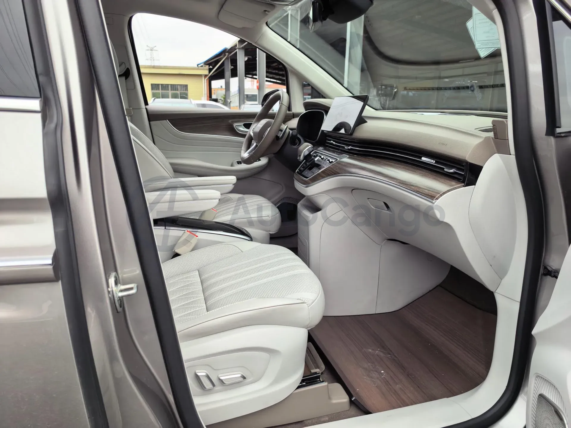 2023 Roewe iMAX8 2.0T 234HP L4 8AT,autocango,china used car exporter,china ev exporter,chinese used car exporter,chinese used ev exporter