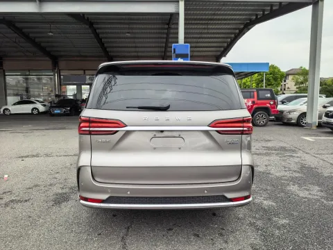 2023 Roewe iMAX8 2.0T 234HP L4 8AT