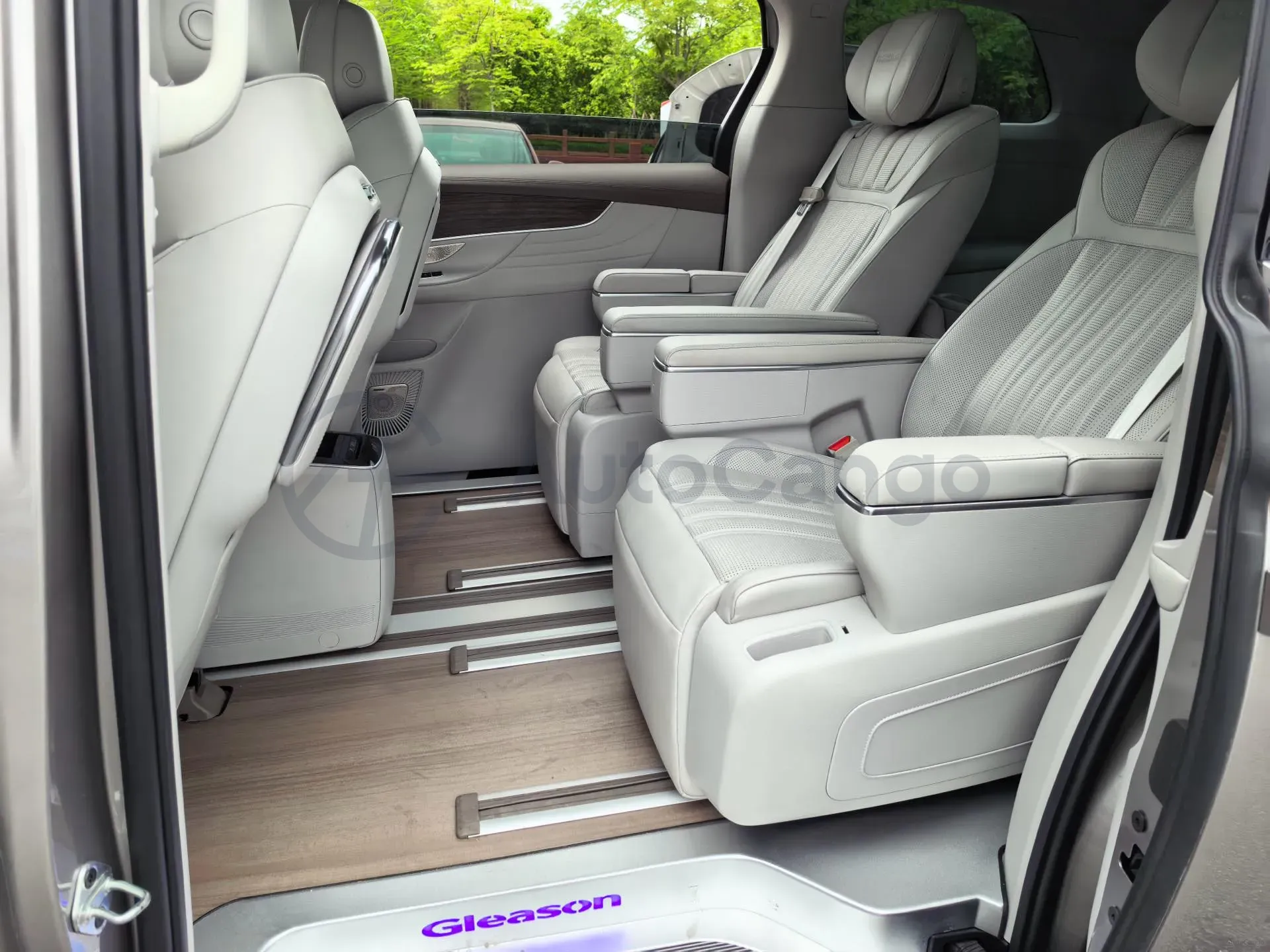 2023 Roewe iMAX8 2.0T 234HP L4 8AT,autocango,china used car exporter,china ev exporter,chinese used car exporter,chinese used ev exporter