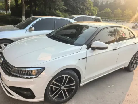 2019 VOLKSWAGEN PASSAT,autocango,china used car exporter,china ev exporter,chinese used car exporter,chinese used ev exporter