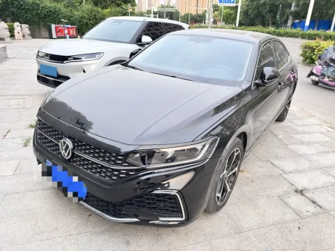 2024 VOLKSWAGEN PASSAT,autocango,china used car exporter,china ev exporter,chinese used car exporter,chinese used ev exporter