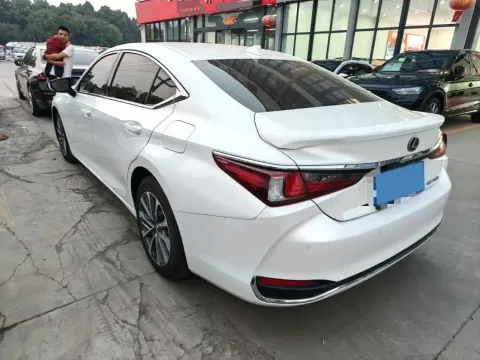 2023 Lexus ES 2.0L 173HP L4 CVT