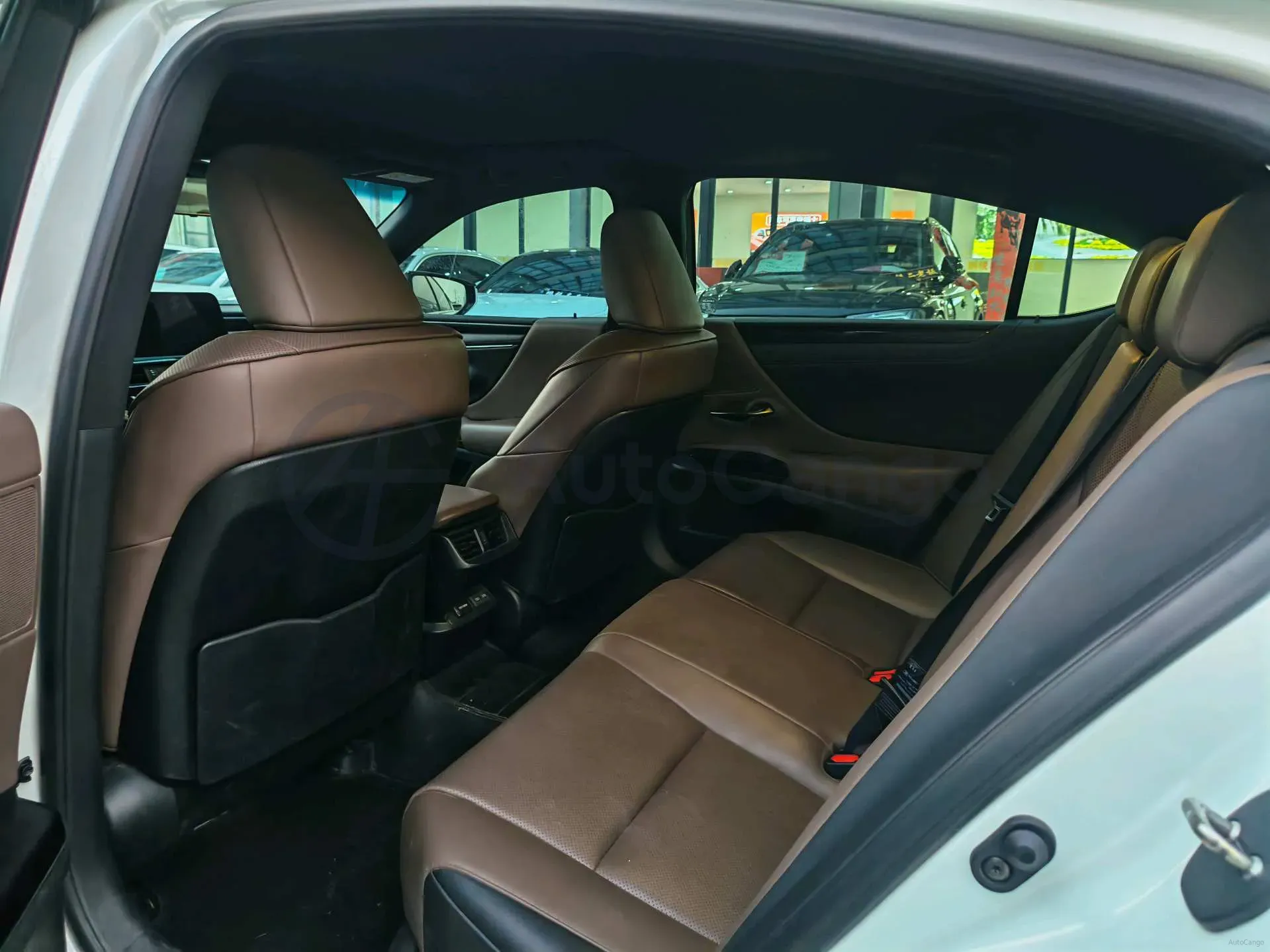 2023 Lexus ES 2.0L 173HP L4 CVT,autocango,china used car exporter,china ev exporter,chinese used car exporter,chinese used ev exporter