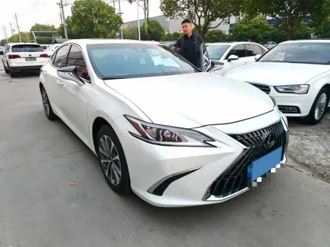 2023 Lexus ES 2.0L 173HP L4 CVT