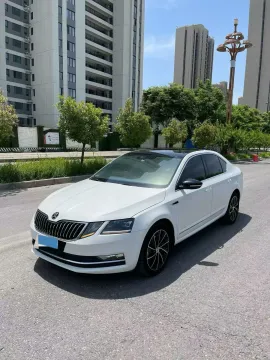 2018 Skoda Octavia 1.4T 150HP L4 7DCT,autocango,china used car exporter,china ev exporter,chinese used car exporter,chinese used ev exporter