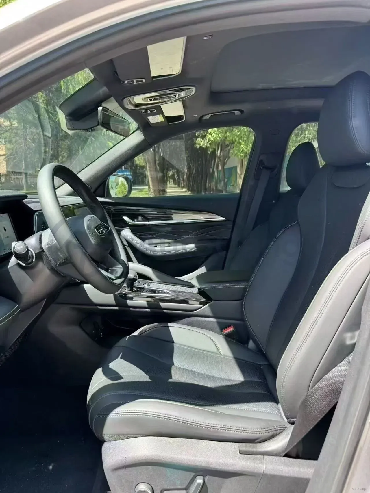 2024 Geely Monjaro 2.0T 238HP L4 8AT,autocango,china used car exporter,china ev exporter,chinese used car exporter,chinese used ev exporter