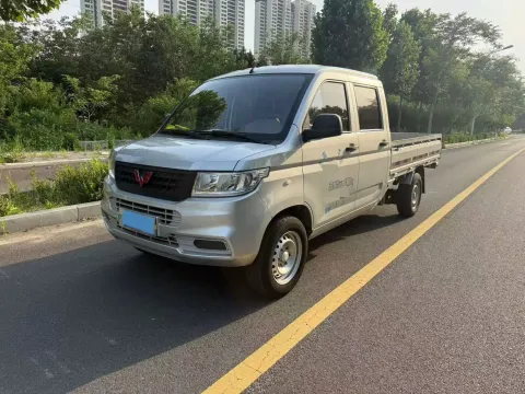 2023 WuLing RongGuang New Truck 1.5L 102HP L4 5MT,autocango,china used car exporter,china ev exporter,chinese used car exporter,chinese used ev exporter