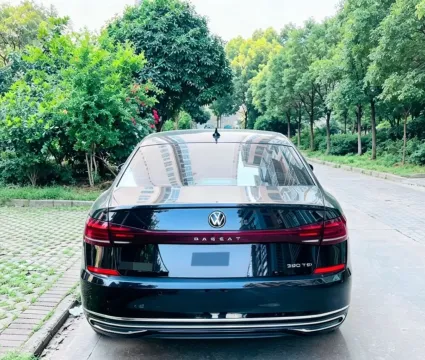 2024 Volkswagen Passat 2.0T 220HP L4 7DCT