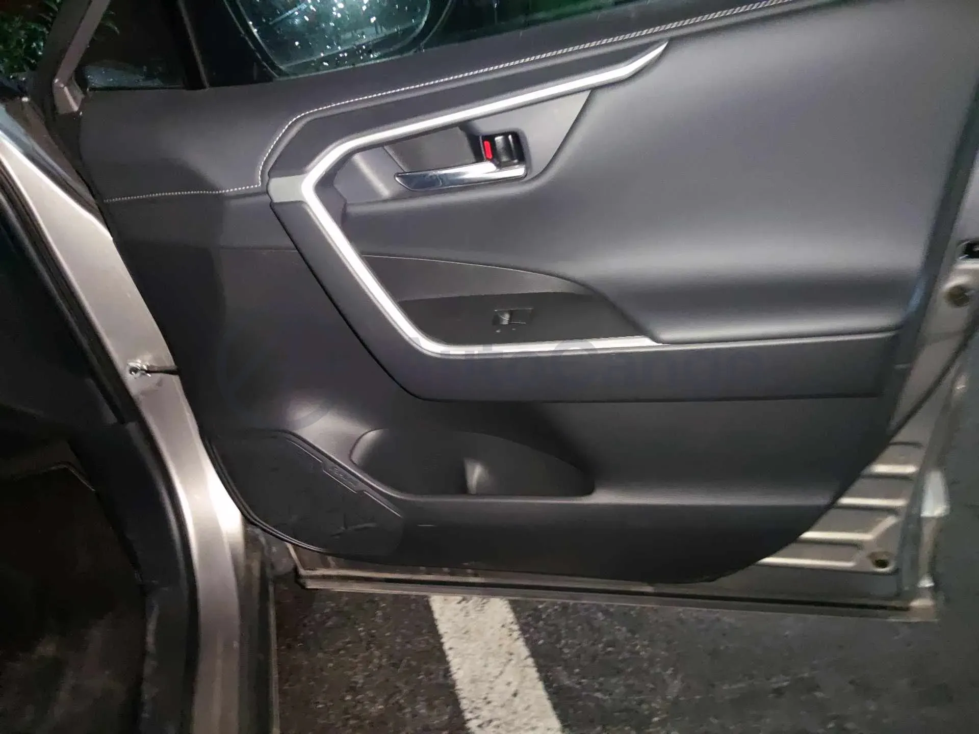 2021 Toyota RAV4 2.0L 171HP L4 CVT,autocango,china used car exporter,china ev exporter,chinese used car exporter,chinese used ev exporter