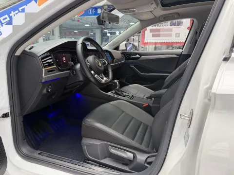 2022 Volkswagen Sagitar 1.4T 150HP L4 7DCT
