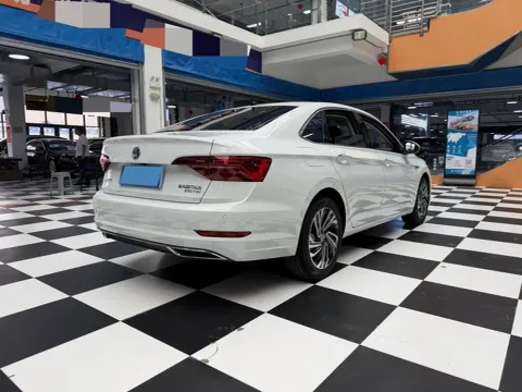 2022 Volkswagen Sagitar 1.4T 150HP L4 7DCT