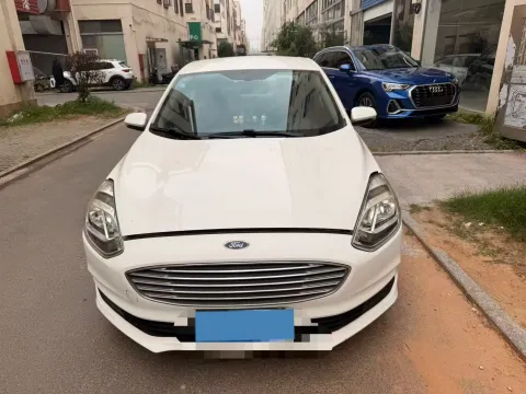 2019 Ford Escort 1.5L 122HP L3 6AT,autocango,china used car exporter,china ev exporter,chinese used car exporter,chinese used ev exporter