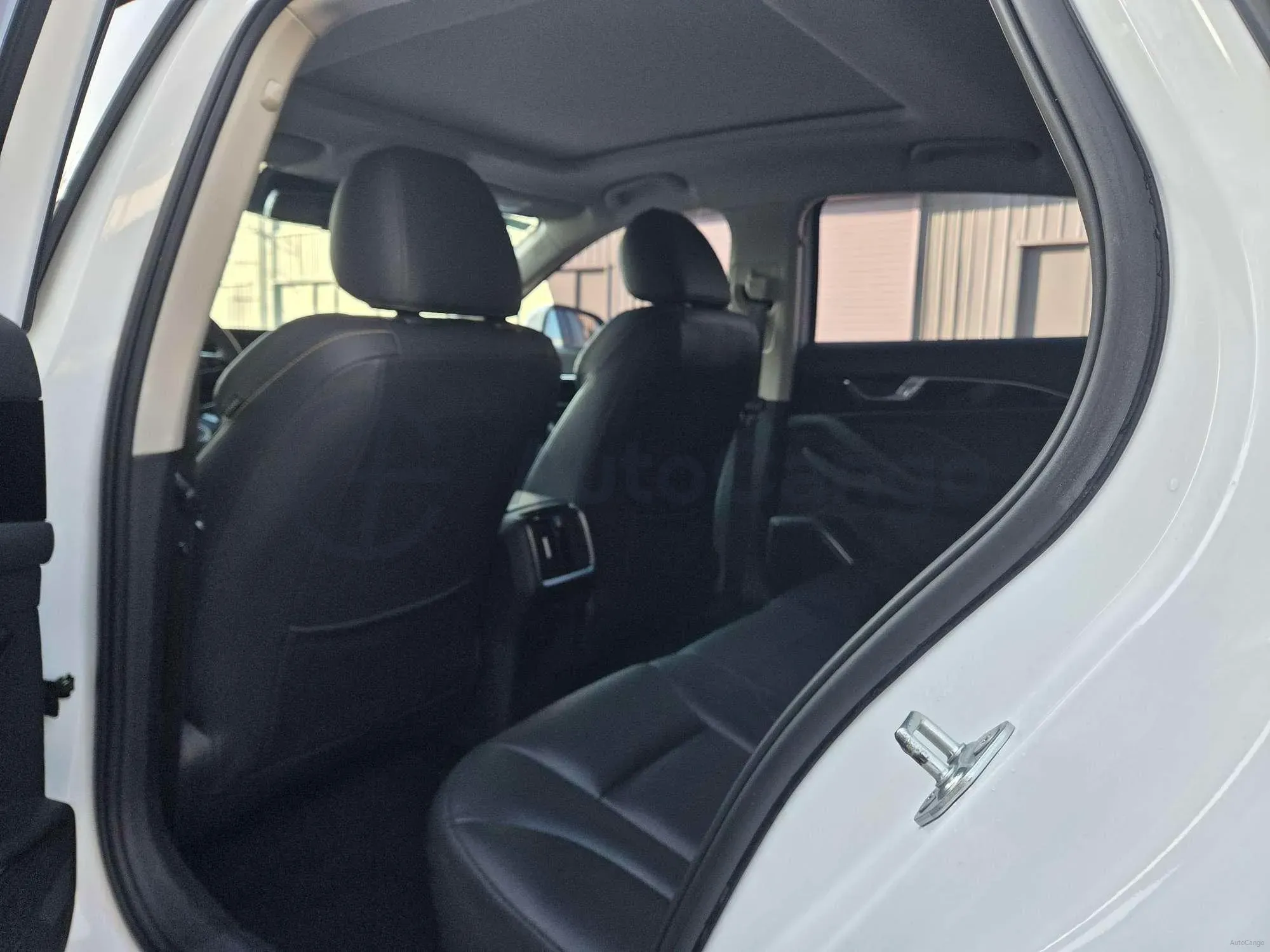 2021 Bestune B70 1.5T 169HP L4 7DCT,autocango,china used car exporter,china ev exporter,chinese used car exporter,chinese used ev exporter