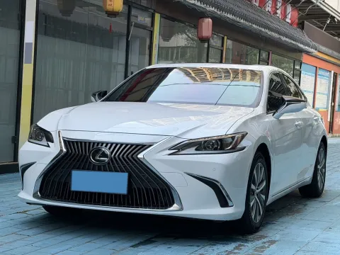2018 LEXUS ES,autocango,china used car exporter,china ev exporter,chinese used car exporter,chinese used ev exporter