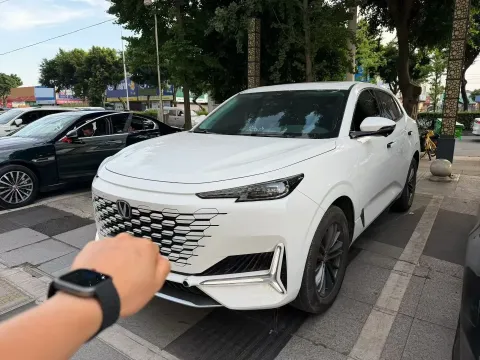 2024 CHANGAN UNI-K,autocango,china used car exporter,china ev exporter,chinese used car exporter,chinese used ev exporter
