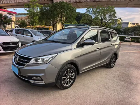 2019 BaoJun 730 1.5T 151HP L4 CVT,autocango,china used car exporter,china ev exporter,chinese used car exporter,chinese used ev exporter