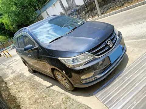 2016 BaoJun 730 1.5L 112HP L4 5MT,autocango,china used car exporter,china ev exporter,chinese used car exporter,chinese used ev exporter