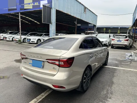 2019 Roewe i5 1.5L 120HP L4 CVT