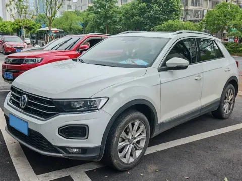 2020 VOLKSWAGEN T-ROC,autocango,china used car exporter,china ev exporter,chinese used car exporter,chinese used ev exporter
