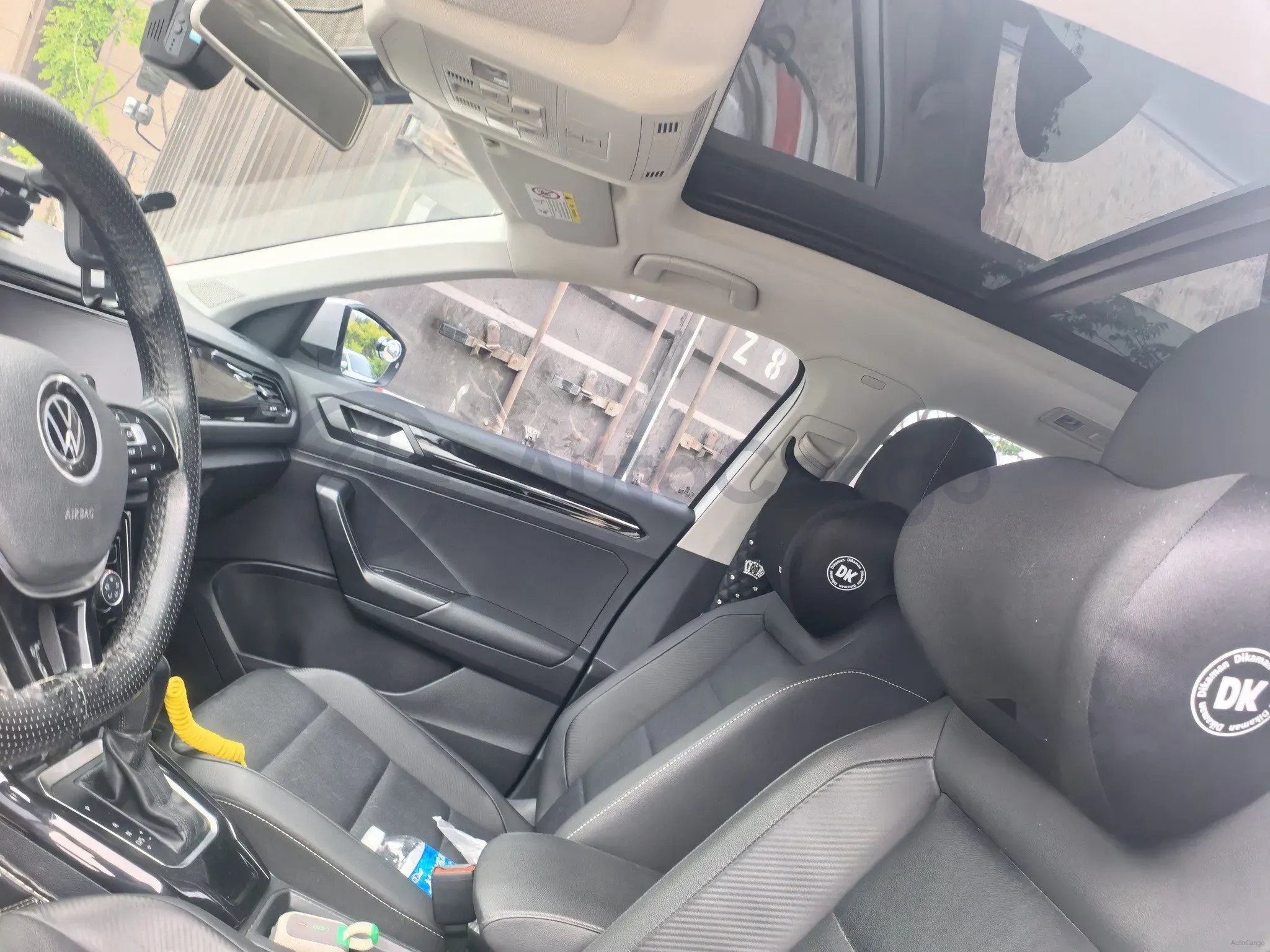 2021 Volkswagen T-Roc 1.4T 150HP L4 7DCT,autocango,china used car exporter,china ev exporter,chinese used car exporter,chinese used ev exporter