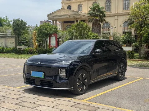 2025 CHANGAN QIYUAN Q07,autocango,china used car exporter,china ev exporter,chinese used car exporter,chinese used ev exporter