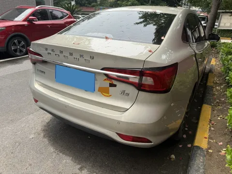 2020 Roewe i5 1.5L 120HP L4 5MT