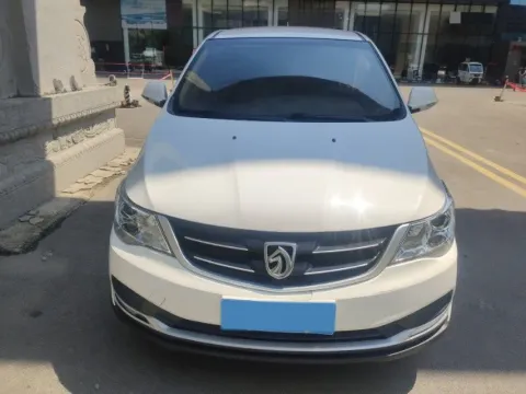 2019 BaoJun 730 1.5L 105HP L4 6MT,autocango,china used car exporter,china ev exporter,chinese used car exporter,chinese used ev exporter