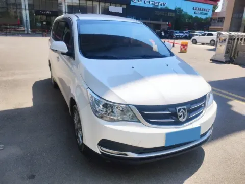 2019 BaoJun 730 1.5L 105HP L4 6MT,autocango,china used car exporter,china ev exporter,chinese used car exporter,chinese used ev exporter