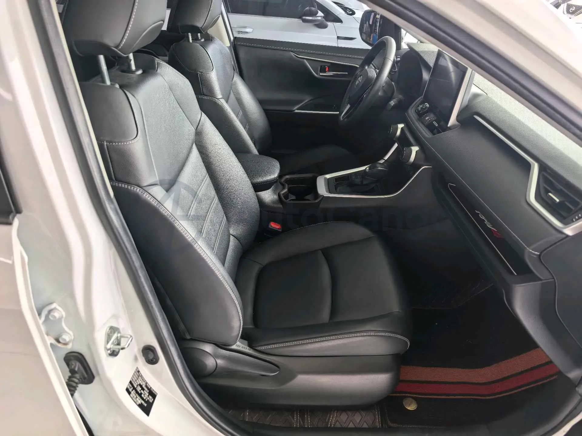 2021 Toyota RAV4 2.0L 171HP L4 CVT,autocango,china used car exporter,china ev exporter,chinese used car exporter,chinese used ev exporter