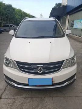 2019 BaoJun 730 1.5L 105HP L4 6MT,autocango,china used car exporter,china ev exporter,chinese used car exporter,chinese used ev exporter
