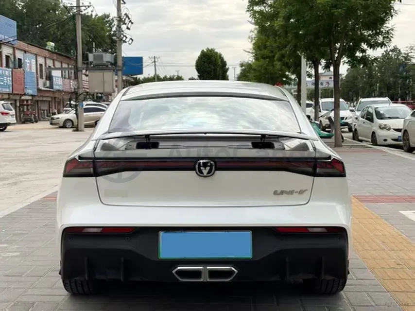2024 ChangAn UNI-V iDD 1.5L 110HP L4 E-CVT PHEV 18.99KWH,autocango,china used car exporter,china ev exporter,chinese used car exporter,chinese used ev exporter