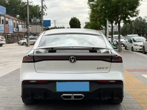 2024 ChangAn UNI-V iDD 1.5L 110HP L4 E-CVT PHEV 18.99KWH