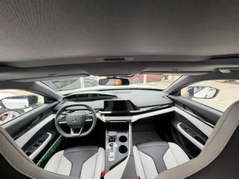 2024 ChangAn UNI-V iDD 1.5L 110HP L4 E-CVT PHEV 18.99KWH