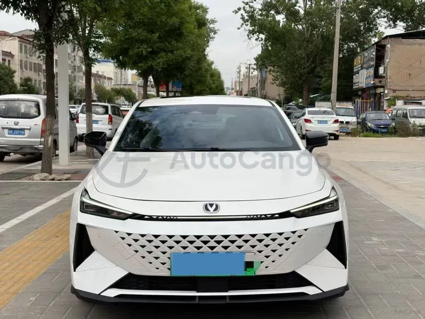 2024 ChangAn UNI-V iDD 1.5L 110HP L4 E-CVT PHEV 18.99KWH,autocango,china used car exporter,china ev exporter,chinese used car exporter,chinese used ev exporter