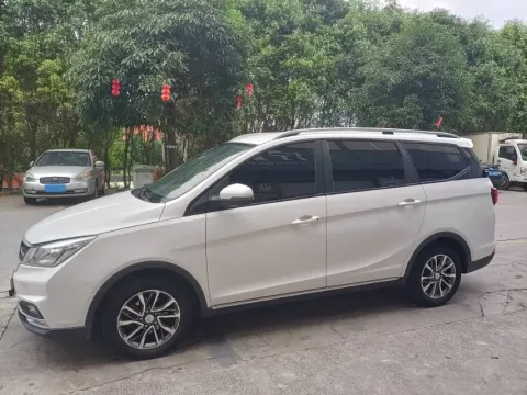 2019 BaoJun 730 1.5T 151HP L4 CVT,autocango,china used car exporter,china ev exporter,chinese used car exporter,chinese used ev exporter