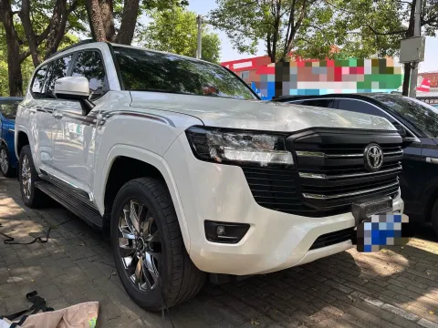 2022 Toyota Land Cruiser 3.4T 415HP V6 10AT,autocango,china used car exporter,china ev exporter,chinese used car exporter,chinese used ev exporter