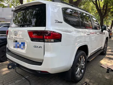 2022 Toyota Land Cruiser 3.4T 415HP V6 10AT,autocango,china used car exporter,china ev exporter,chinese used car exporter,chinese used ev exporter