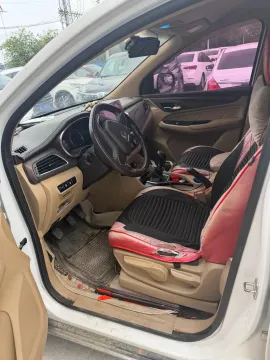 2017 BaoJun 730 1.5T 150HP L4 6MT,autocango,china used car exporter,china ev exporter,chinese used car exporter,chinese used ev exporter
