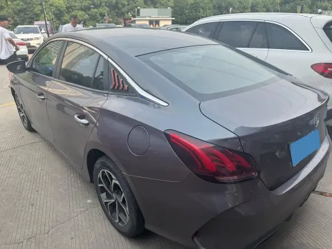 2021 MG 5 1.5L 120HP L4 CVT