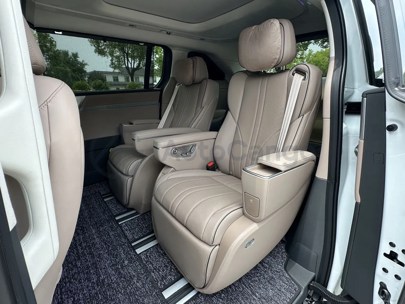 2026 Xpeng X9 REEV 150HP REEV,autocango,china used car exporter,china ev exporter,chinese used car exporter,chinese used ev exporter