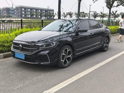 2023 VOLKSWAGEN PASSAT,autocango,china used car exporter,china ev exporter,chinese used car exporter,chinese used ev exporter
