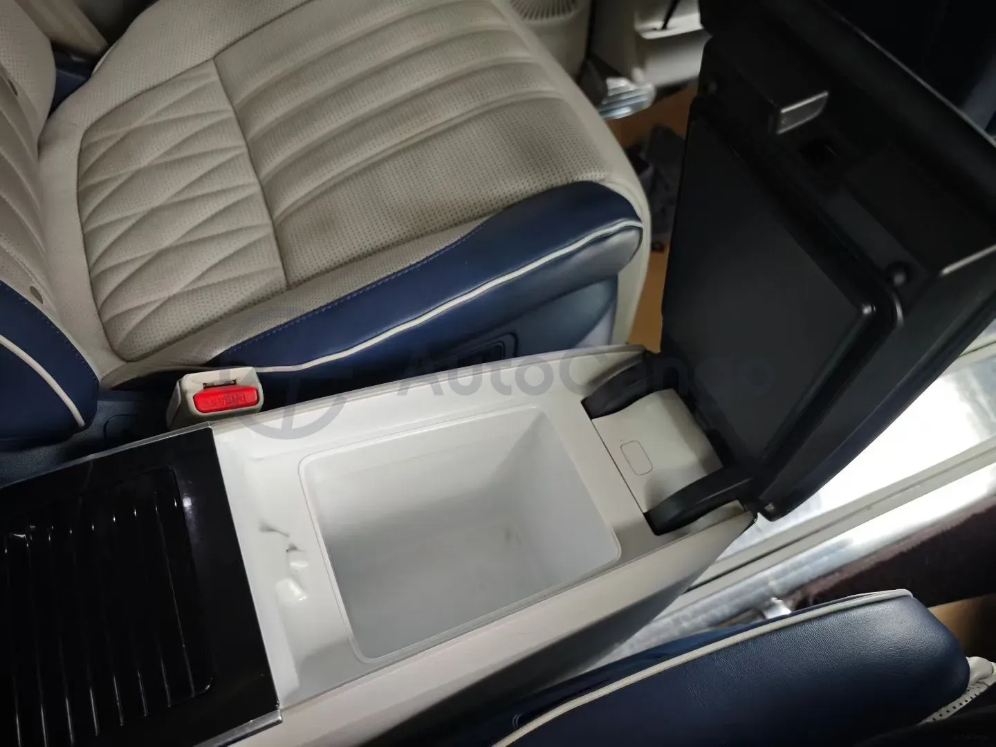 2021 Roewe iMAX8 2.0T 234HP L4 8AT,autocango,china used car exporter,china ev exporter,chinese used car exporter,chinese used ev exporter