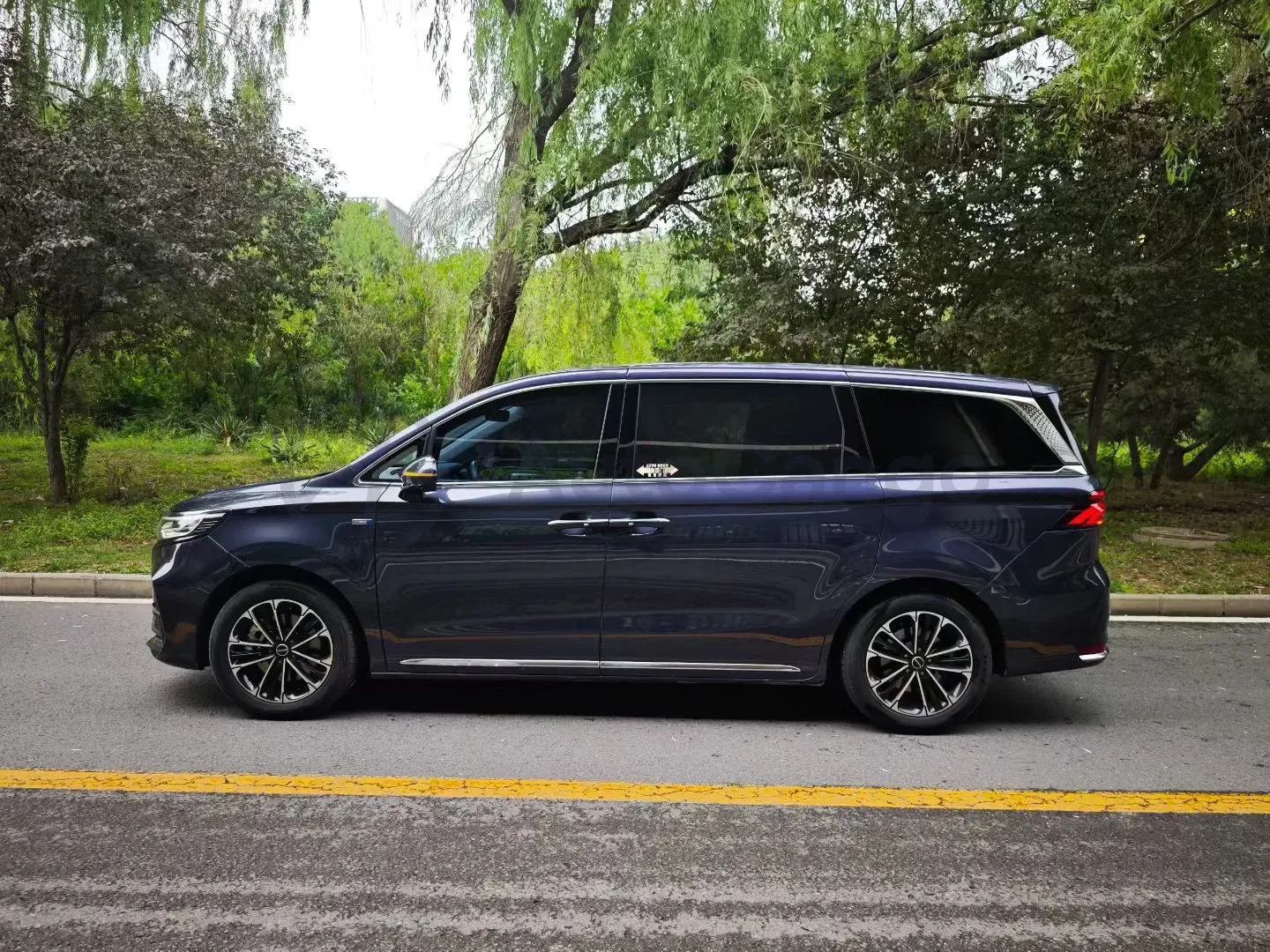 2021 Roewe iMAX8 2.0T 234HP L4 8AT,autocango,china used car exporter,china ev exporter,chinese used car exporter,chinese used ev exporter