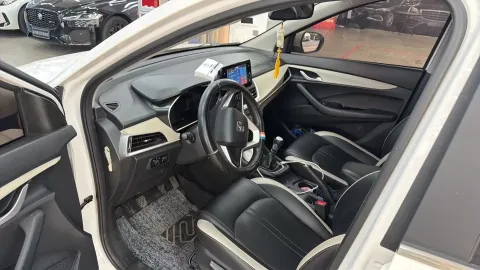 2019 BaoJun 360 1.5L 99HP L4 6MT,autocango,china used car exporter,china ev exporter,chinese used car exporter,chinese used ev exporter