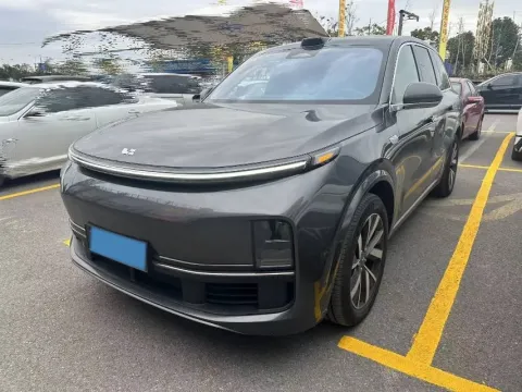 2023 LI L8,autocango,china used car exporter,china ev exporter,chinese used car exporter,chinese used ev exporter