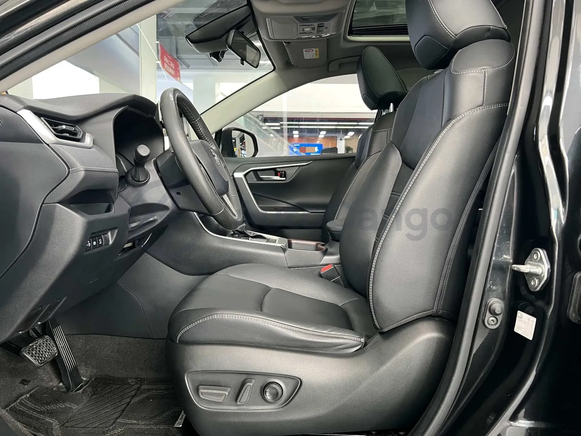 2021 Toyota RAV4 2.0L 171HP L4 CVT,autocango,china used car exporter,china ev exporter,chinese used car exporter,chinese used ev exporter