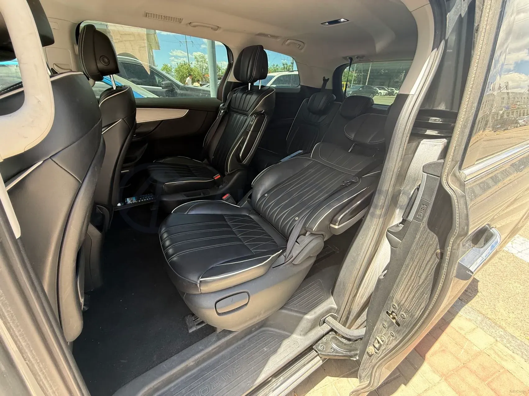 2021 Roewe iMAX8 2.0T 234HP L4 8AT,autocango,china used car exporter,china ev exporter,chinese used car exporter,chinese used ev exporter