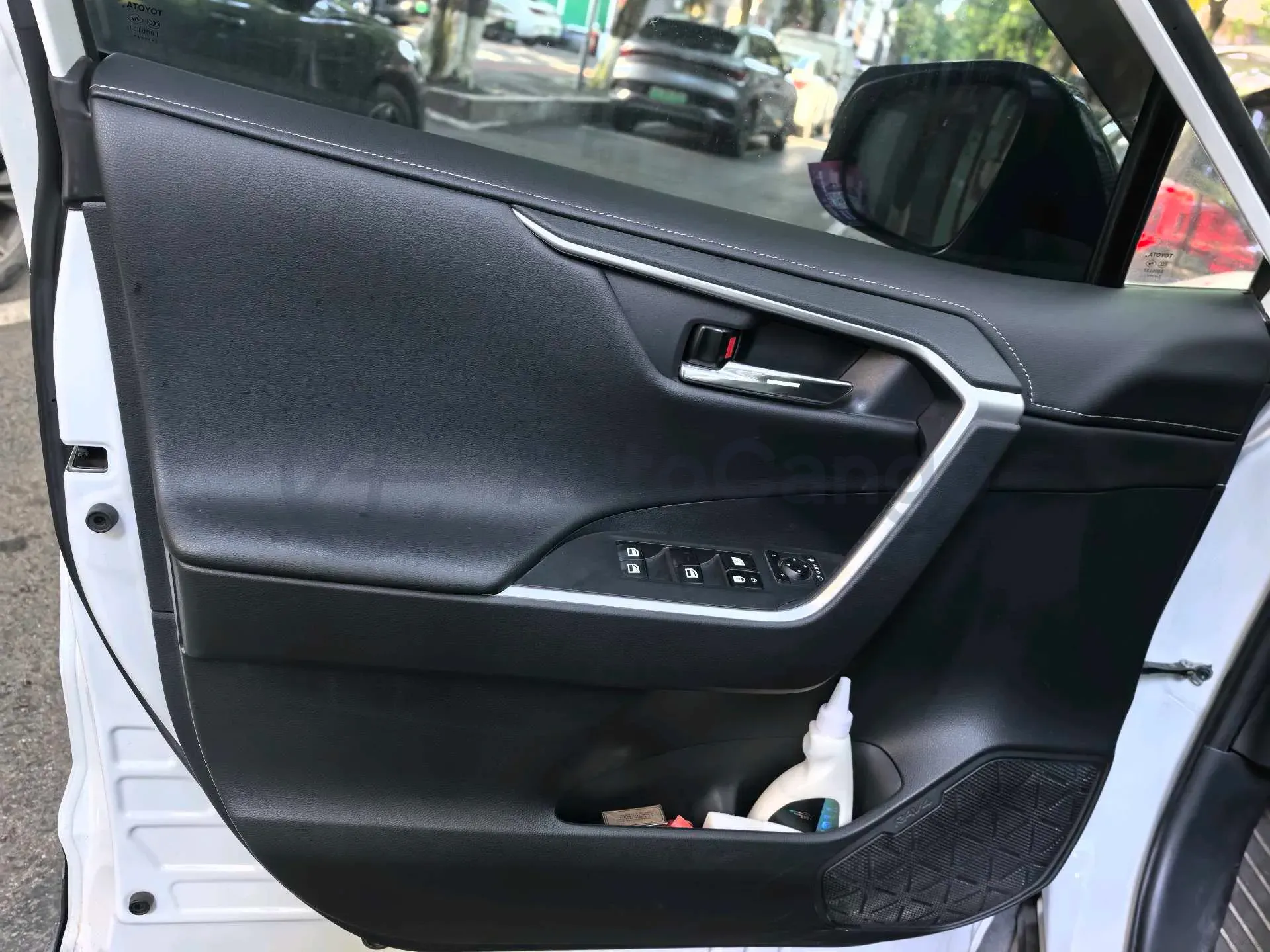2023 Toyota RAV4 2.0L 171HP L4 CVT,autocango,china used car exporter,china ev exporter,chinese used car exporter,chinese used ev exporter