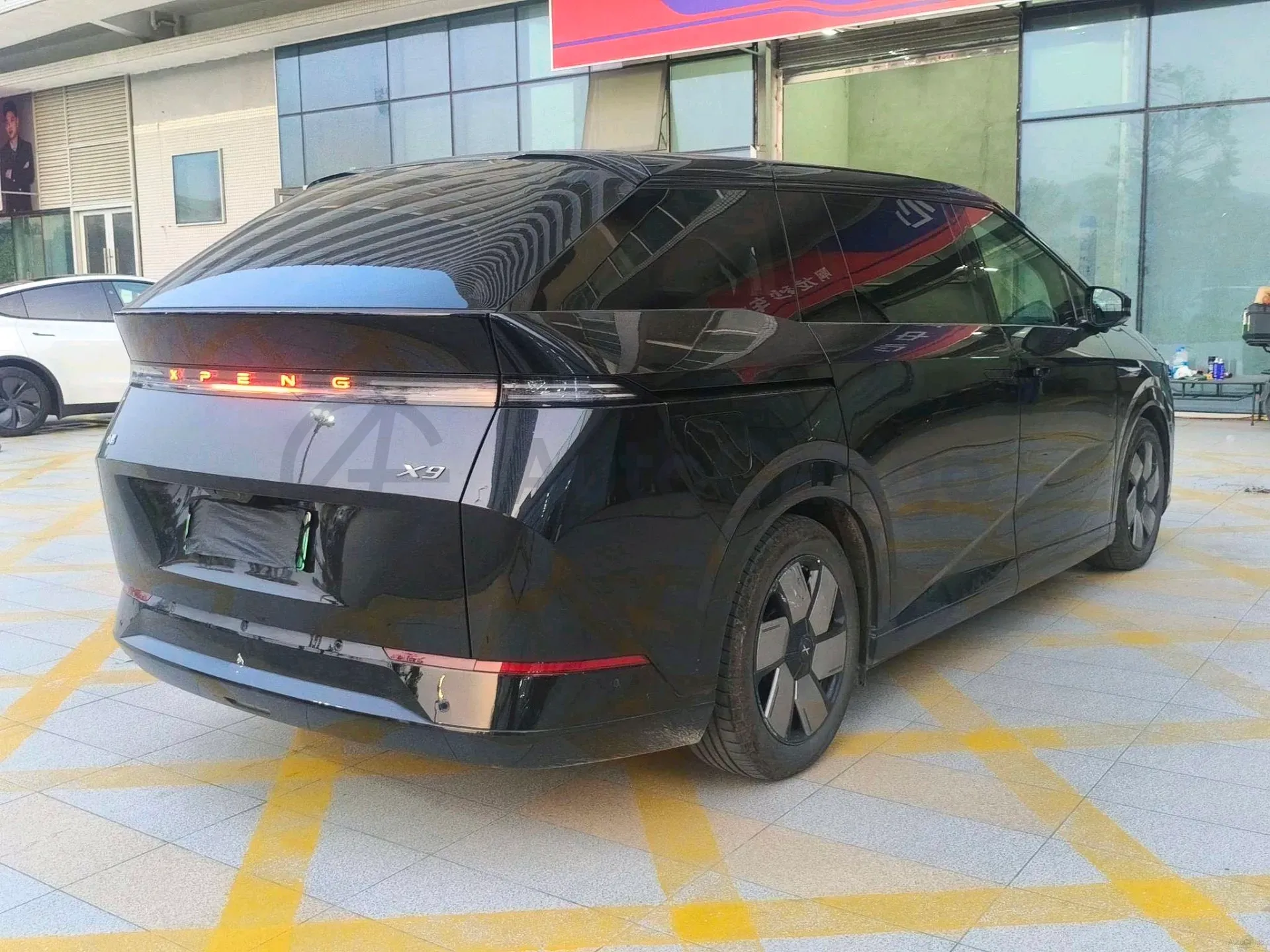 2024 Xpeng X9 BEV 101.5KWH,autocango,china used car exporter,china ev exporter,chinese used car exporter,chinese used ev exporter