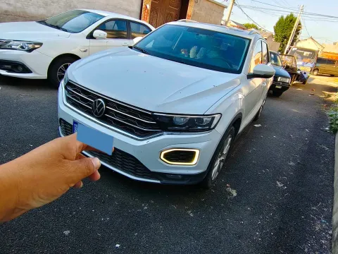 2021 VOLKSWAGEN T-ROC,autocango,china used car exporter,china ev exporter,chinese used car exporter,chinese used ev exporter